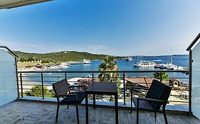 Pension Limani